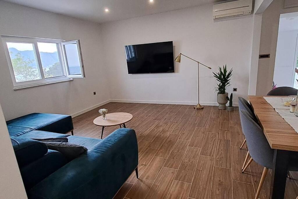 Apartamento Maris Omiš Exterior foto