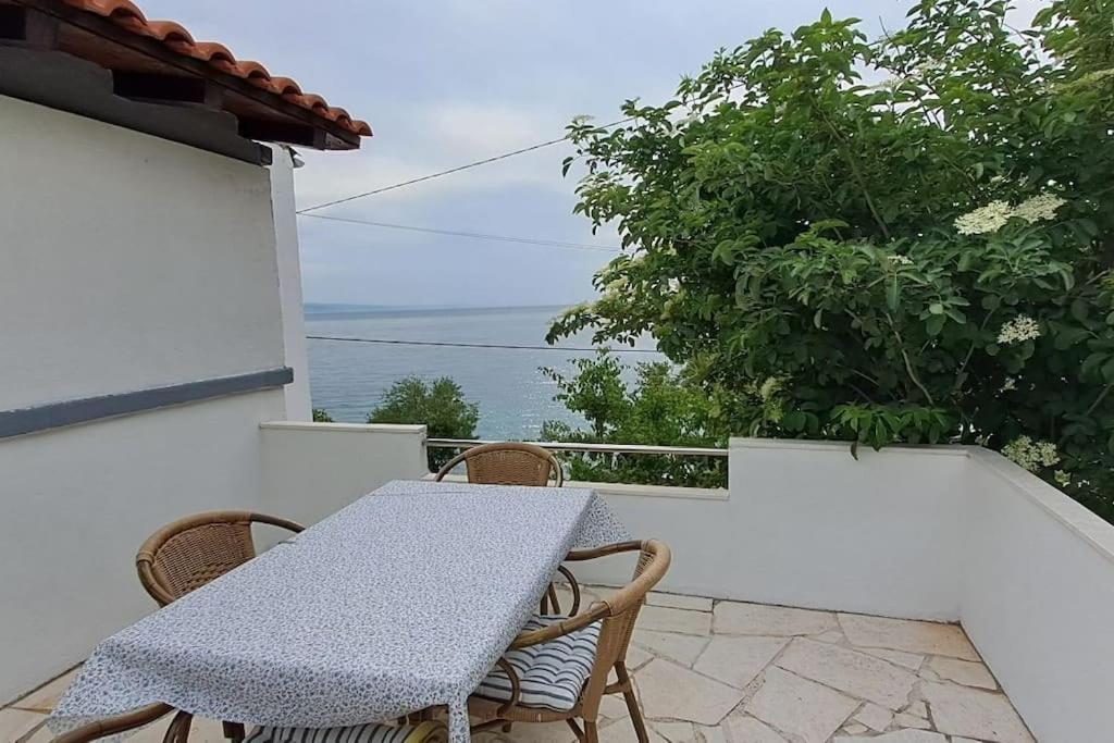 Apartamento Maris Omiš Exterior foto