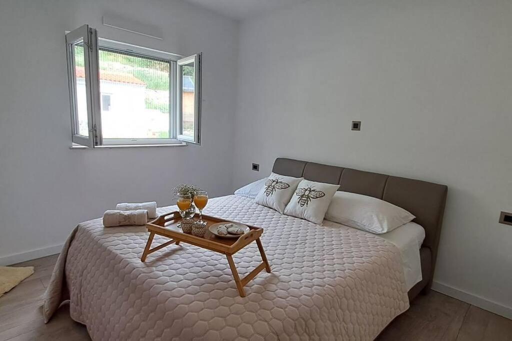 Apartamento Maris Omiš Exterior foto